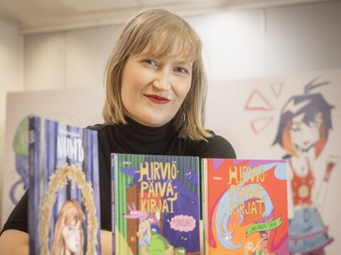 Sarjakuvia sydämellä – Niina Salmelin yhdistää sarjakuvan ja taidepedagogiikan